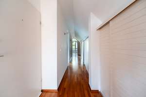 Wohnen zwischen Natur und urbaner Nähe – Dachgeschosswohnung mit Galerie und zwei Balkonen – Die vollständige Adresse der Immobilie erhältst du vom Anbieter., 80939 Obere Isarau, München – Vorschaubild 18