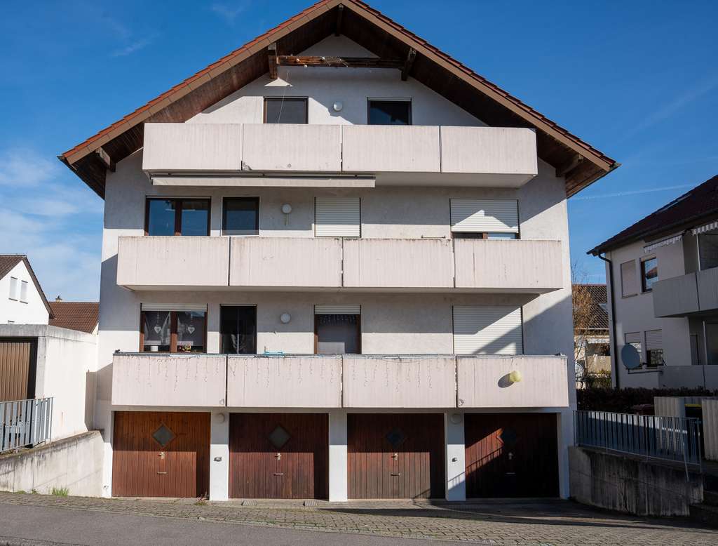 Immobilie in Gemmrigheim - PROVISIONSFREI – 2-Zi.-DG-Wohnung mit Balkon, Carport und EBK - Bild 2