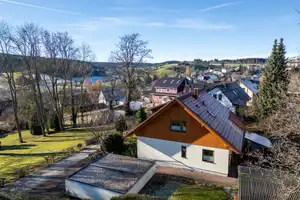 Ihr neues Zuhause: Familienfreundliches Haus mit Garten und Doppelgarage – Schwarzwald-Baar-Kreis – Vorschaubild 3