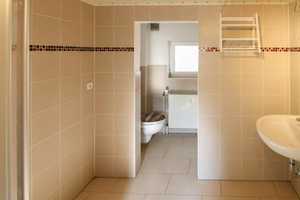 Modernisiertes MFH mit 2 Einheiten und Top-Potenzial zur flexiblen Nutzung in Cadenberge – Cuxhaven (Kreis) – Vorschaubild 4