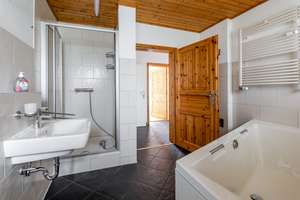 Property thumbnail 9