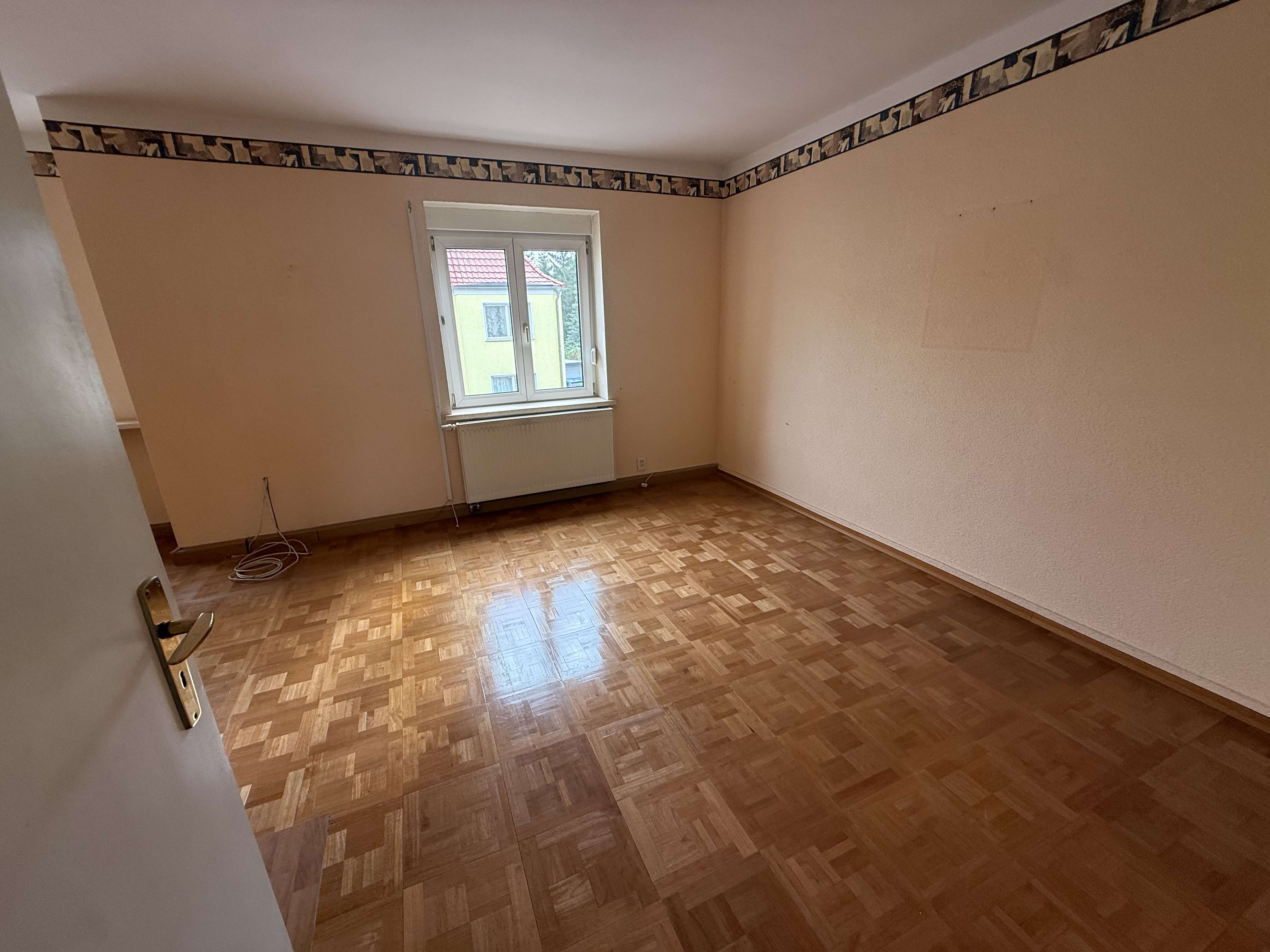 Immobilie in Sömmerda - genügend Platz in großer Doppelhaushälfte mit Garage für Familie & HomeOffice - Bild 0