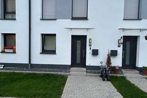 modern 4 BR townhouse, floor heating, AC, terrace - 2 miles to Clay – Die vollständige Adresse der Immobilie erhältst du vom Anbieter., 65205 Erbenheim, Wiesbaden – Vorschaubild 1