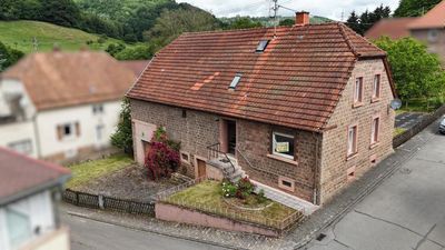 +++ Einfamilienhaus mit Nebengebäude, Ausbaupotenzial und traumhaftem Südgarten+++