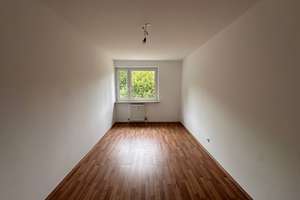Helle 3-Zimmer-Wohnung mit Balkon in Nürnberg Langwasser – Rauschbergweg 1, 90471 Langwasser Nordwest, Nürnberg – Vorschaubild 3