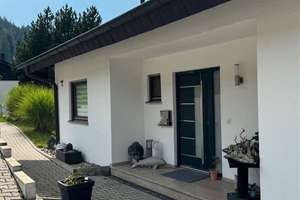 Vielseitiges Einfamilienhaus in idyllischer Lage – perfekt für Familien oder mehrere Generationen – Die vollständige Adresse der Immobilie erhältst du vom Anbieter., 76593 Gernsbach – Vorschaubild 2