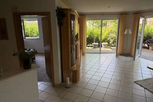Gepflegte 2,5-Zimmer-Wohnung in Oberhausen mit 100 qm Garten und Tiefgaragenstellplatz – Ferdinand Straße 64, 46147 Sterkrade-Nord, Oberhausen – Vorschaubild 2
