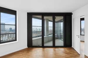 Live the Spring Lifestyle – Modernes 2-Zimmer-Apartment mit Loggia im Herzen Berlins – Lisa-Fittko-Straße 11, 10557 Moabit, Berlin – Vorschaubild 8
