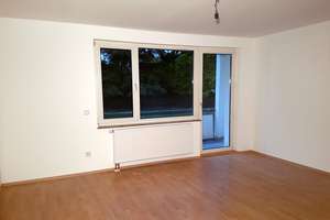 helle, großzügig geschnittene 2 OG 2 Zimmer Wohnung in ruhiger Lage mit Loggia und großem Garten – Reinhardstr. 1A-C, 52078 Forst, Aachen – Vorschaubild 4
