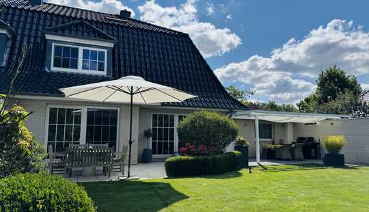 Bild von Große Doppelhaushälfte mit Garage, Kamin, Süd-West-Garten und Freisitz in Borgfeld