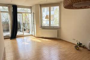 Freie 3-Zimmer-Altbauwohnung im Erdgeschoss (Hochparterre) mit überdachter Terrasse in S-Feuerbach – Feuerbacher Weg 201, 70469 Feuerbacher Tal, Stuttgart – Vorschaubild 2