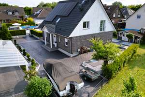 Modernes Einfamilienhaus mit Gästehaus, Pool & Traumgarten – Einziehen & Wohlfühlen! – Die vollständige Adresse der Immobilie erhältst du vom Anbieter., 23858 Wesenberg – Vorschaubild 4