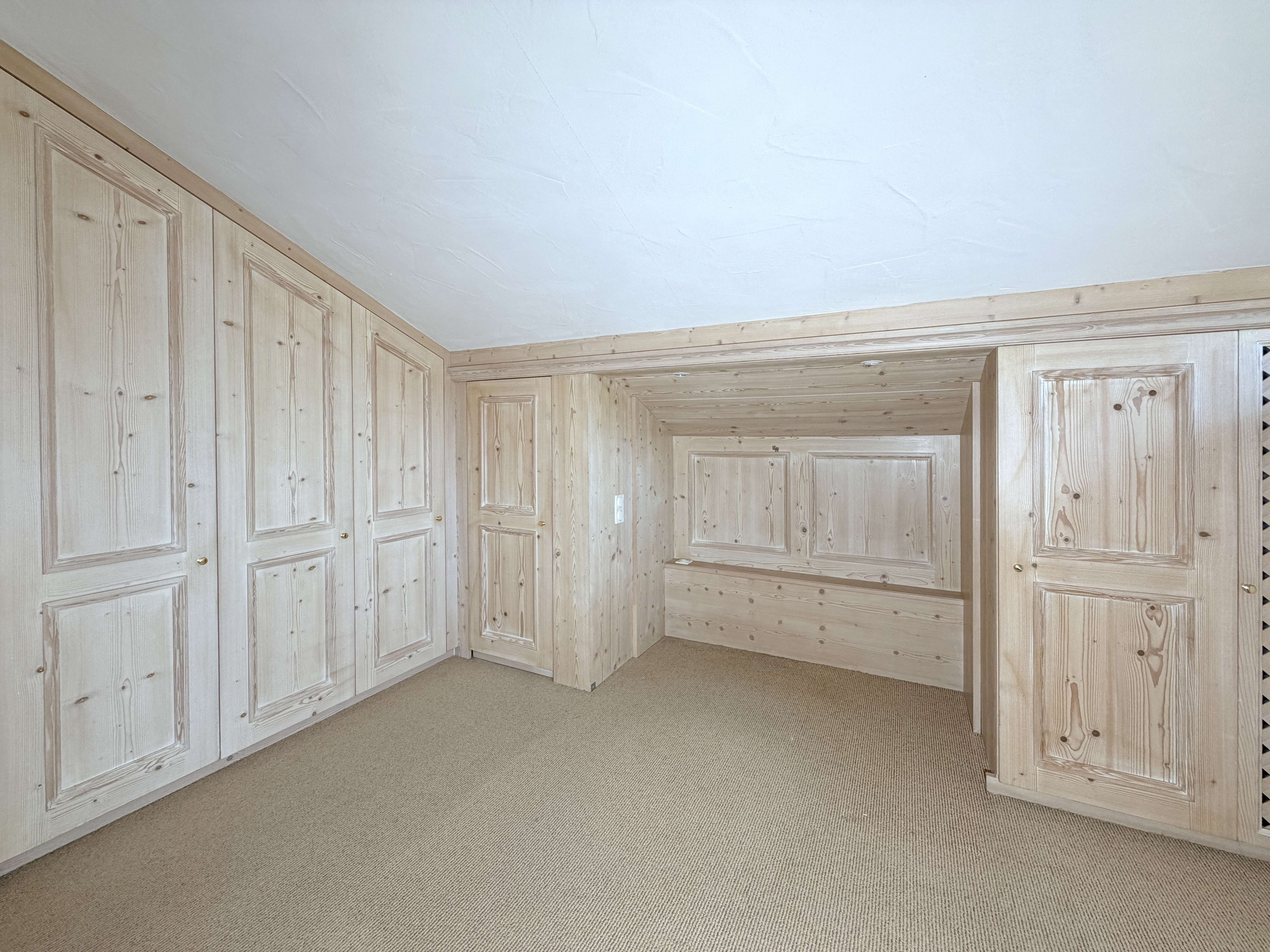 Immobilie in Garmisch-Partenkirchen - Geräumige Wohnung mit viel Privatsphäre - flexibel nutzbar! - Bild 0