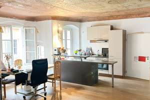 2-Zimmer-Altbauwohnung im historischen Altbau in der Altstadt! – Die vollständige Adresse der Immobilie erhältst du vom Anbieter., 93047 Innenstadt, Regensburg – Vorschaubild 1