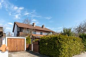 Großzügige Doppelhaushälfte mit viel Potenzial