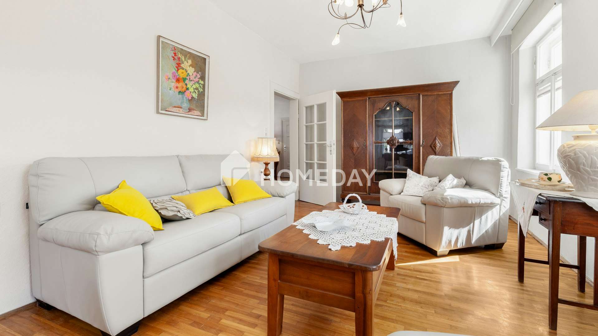 Immobilie in Neukirchen bei Sulzbach-Rosenberg - Wohnen mit Geschichte – ehemaliges Schulhaus mit großem Garten und 2 Wohneinheiten
 - Bild 1