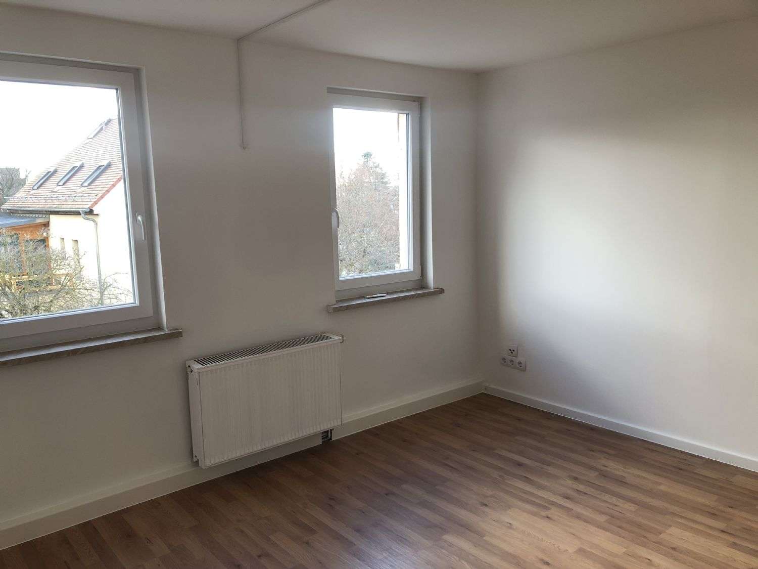 Immobilie in Zwenkau - großes Reihenendhaus in Zwenkau 8 Zimmer mit 180 m² Wohnfläche mit Garten und Garage - Bild 2