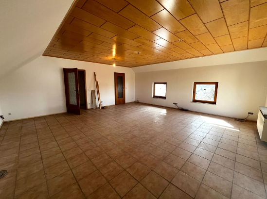 Immobilie in Weilburg - Modernisiertes Einfamilienhaus bis  Zweifamilienhaus  mit  großem Grundstück und Doppelgarage - Bild 0