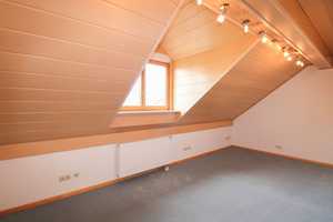Platzwunder: Schöne Doppelhaushälfte mit Garten und 2 Garagen – Dachau (Kreis) – Vorschaubild 13