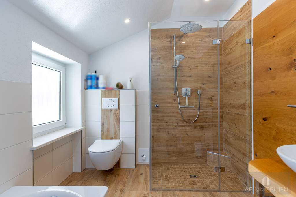 Immobilie in Rettenberg - Natur vor der Tür, Ruhe im Alltag – Doppelhaushälfte mit Einliegerwohnung und Sauna - Bild 1