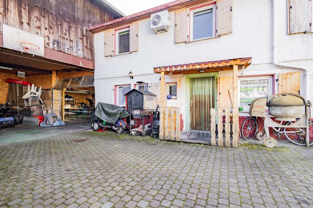 Immobilie in Herbolzheim - BRUMANI | Saniertes und helles Einfamilienhaus mit großer Scheune und Werkstatt in Herbolzheim - Bild 1