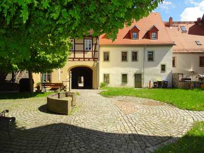Individuelle, zentral gelegene 4-Raum-Maisonette-Wohnung