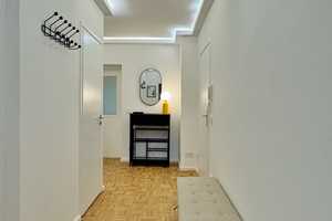 Neu renovierte und möblierte 2-Zimmer-Wohnung in München Schwabing-West – München – Vorschaubild 1