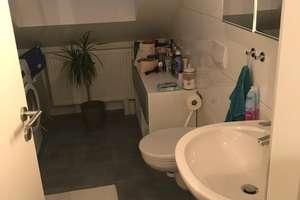 Helle 2-Zimmer Dachgeschosswohnung in Bruchsal – Die vollständige Adresse der Immobilie erhältst du vom Anbieter., 76646 Bruchsal – Vorschaubild 4