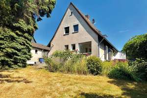 BESICHTIGUNGSSTOP! Familienfreundliches Einfamilienhaus mit traumhaftem Grundstück in Mülheim Heißen