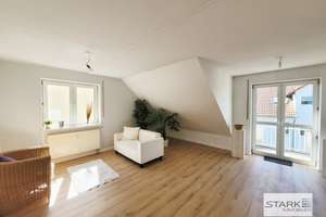 Stadtnah in Eisingen: bezugsfreie Maisonettewohnung mit Studio, Balkon, Gartenanteil & Carport!