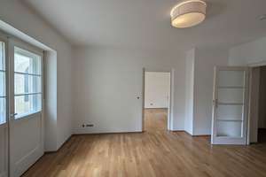 * Schwabing * Ab sofort * 3 Zimmer * 2er WG geeignet * Wohnzimmer * Balkon * – Leopoldstrasse 105, 80802 Münchner Freiheit, München – Vorschaubild 4