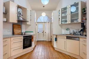 Denkmalgeschützte 5-Zimmer-Wohnung mit Balkon und attraktiven Mieteinnahmen – Die vollständige Adresse der Immobilie erhältst du vom Anbieter., 30449 Linden-Mitte, Hannover – Vorschaubild 7