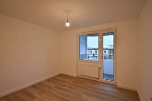 ERSTBEZUG nach Sanierung! Zentrale 2-Zi-Whg mit Balkon – 40210 Stadtmitte, Düsseldorf – Vorschaubild 1
