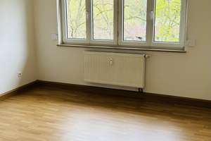 Blick ins Grüne: Ruhige 2-Zimmer-Wohnung mit Balkon – Ringlerstraße 11, 85057 Nordwest, Ingolstadt – Vorschaubild 3