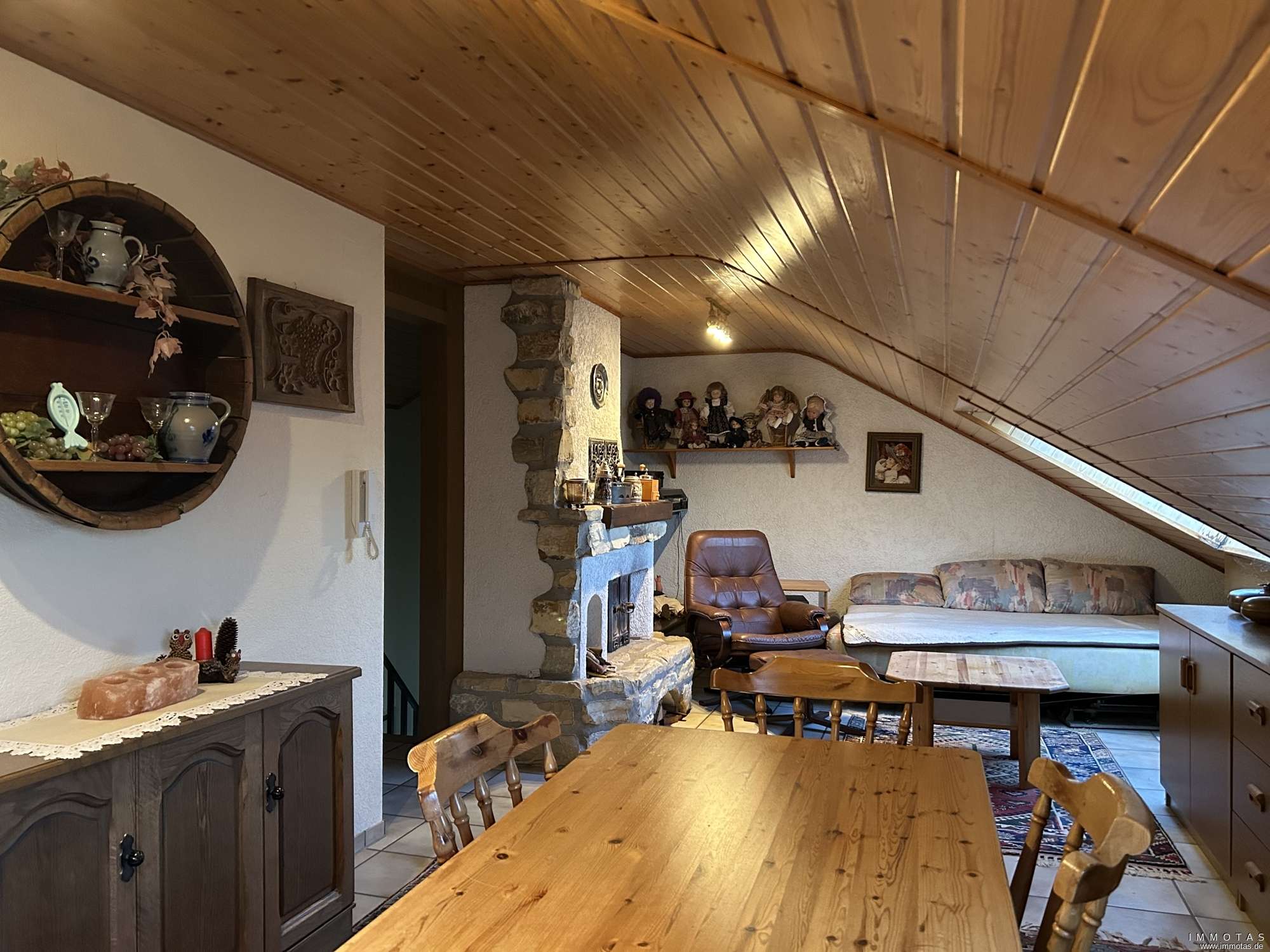 Immobilie in Lambsborn - Zwei- bis Dreifamilienhaus mit Garten und Garage - Bild 1