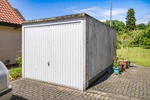 Einfamilienhaus mit großzügigem Grundstück und Garage in beliebter Lage von Bremen Fähr-Lobbendorf – Die vollständige Adresse der Immobilie erhältst du vom Anbieter., 28755 Fähr-Lobbendorf, Bremen – Vorschaubild 2