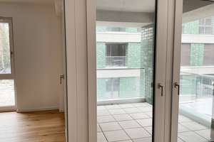 Mit Chick & Charme das Wohnen genießen: 2 Zimmer & Einbauküche, Glaswand-Loggia, Tageslichtbad – Hildesheimer Straße 452, 30519 Wülfel, Hannover – Vorschaubild 2