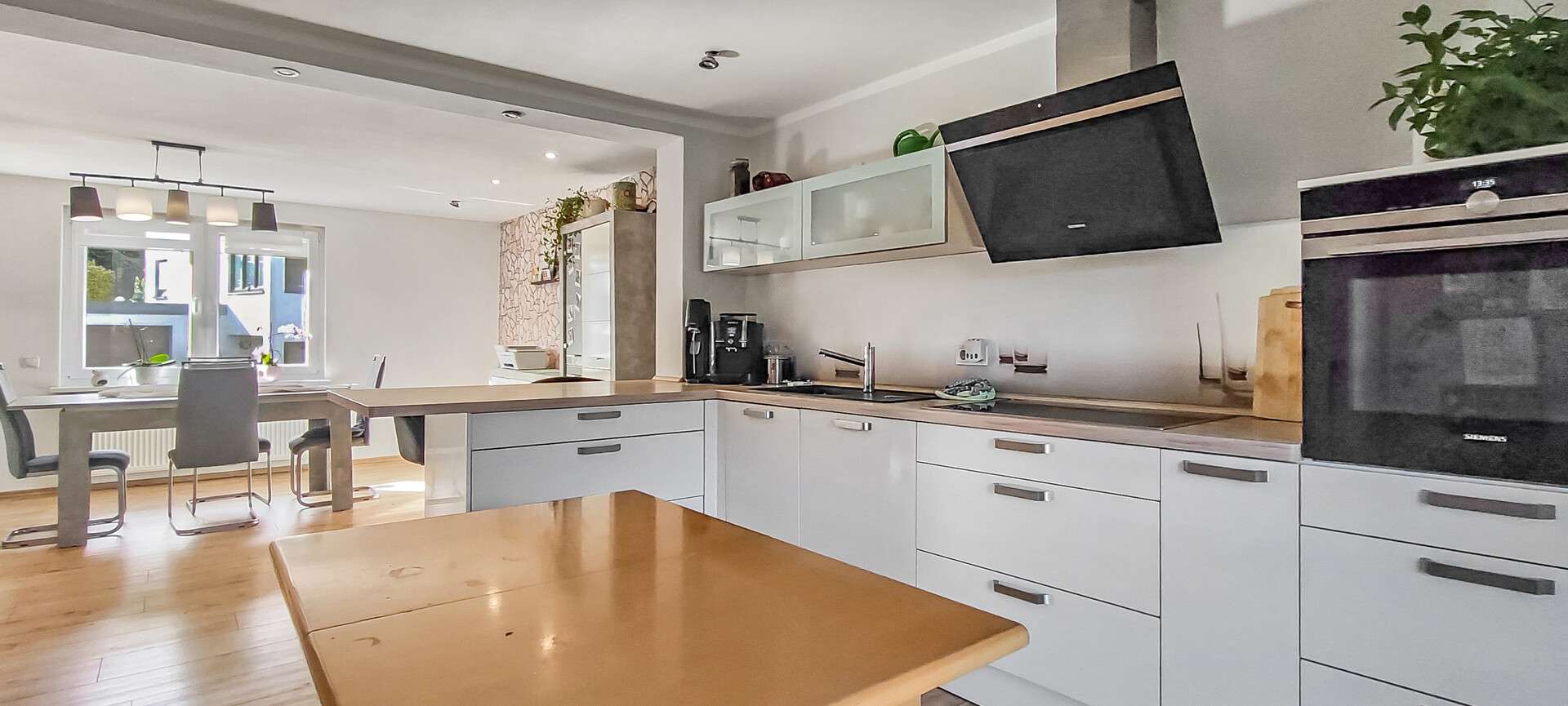 Immobilie in Mettlach - Kernsanierung 2018 + Zweifamilien-Option: Klingt gut? Ist es auch. Einziehen und Loswohnen - Bild 0