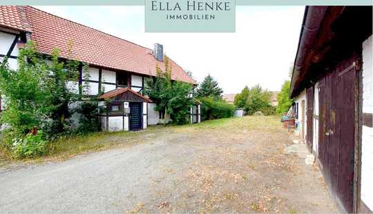 Bild von Auf 2.400m² Grundstück! Große Fachwerkhaushälfte zum Sanieren in idyllischer Feldrandlage...