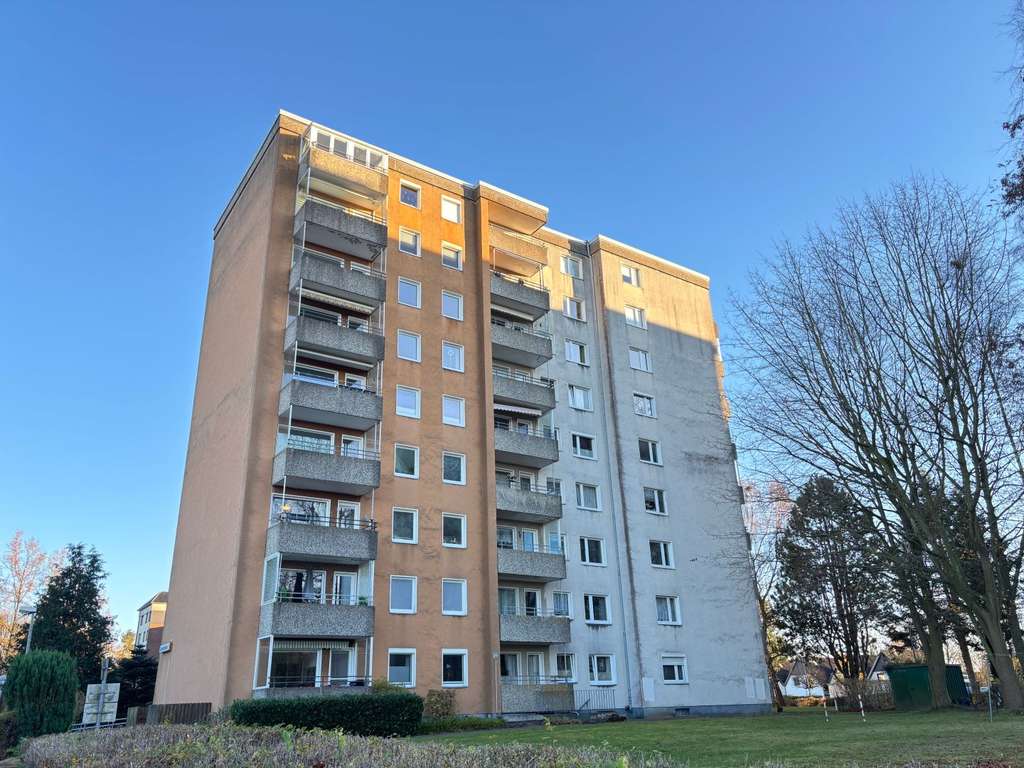 Immobilie in Schwentinental - OHNE Sonderumlage! 4-Zimmer-Wohnung mit Sonnenbalkon und Weitblick in Schwentinental - Bild 0