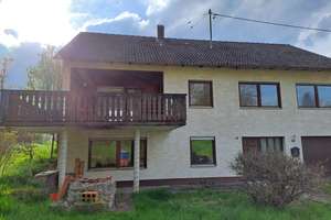 Attraktives Einfamilienhaus mit sechs Zimmern in Adelsried, wohnen wo andere Urlaub machen