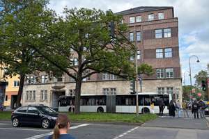 Stilvolle Altbauwohnung direkt an der Uni Köln – hohe Decken, hell, renoviert, Aufzug – Universitätsstrasse 20, 50674 Lindenthal (Ortsteil), Köln – Vorschaubild 2