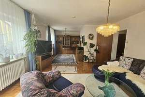 **Freist. Wohnhaus mit zwei integr. Wohnungen, auf  sonnigem Grund** Preis VB** – Die vollständige Adresse der Immobilie erhältst du vom Anbieter., 73450 Neresheim – Vorschaubild 1