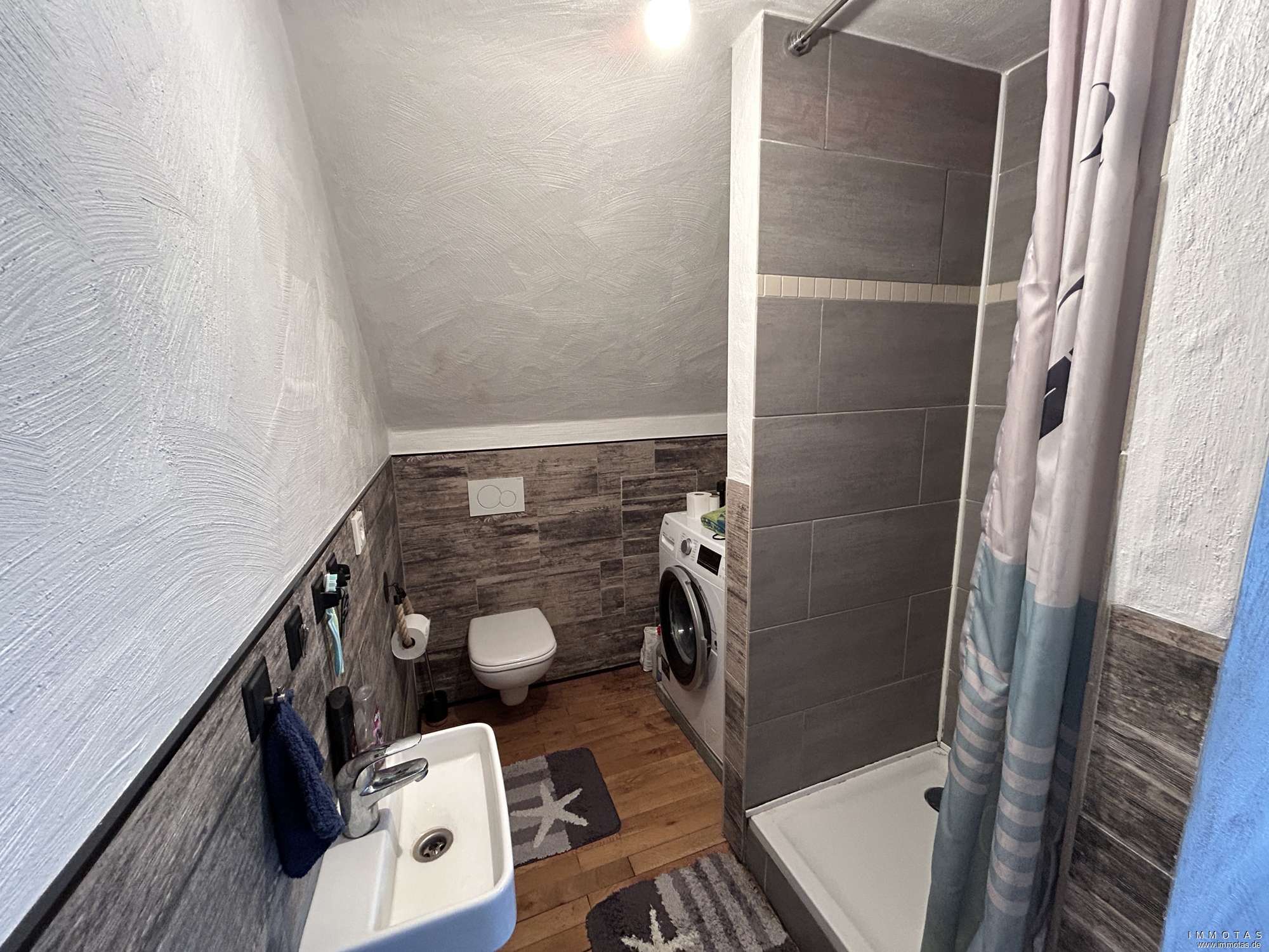 Immobilie in Enkenbach-Alsenborn - Großzügige Eigentumswohnung über zwei Etagen (OG/DG) mit durchdachter Raumaufteilung in Alsenborn - Bild 0