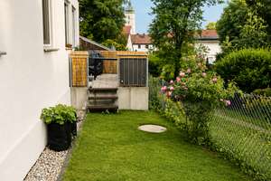 Moderne 2-Zimmer-Gartenwohnung mit Terrasse, Einbauküche & TG-Stellplatz in Bestlage von Ebersberg