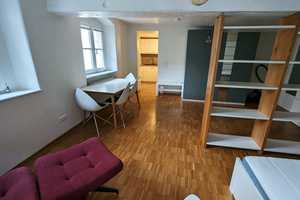 möbliertes 1-Zimmer-Appartment, Bestlage am Bismarckplatz – Schottenstraße 1, 93047 Regensburg – Vorschaubild 1