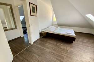 Möblierte  2,5 Zi. -Kuschlige Dachgeschoss-Oase mit Loggia in Ingolstadt Süd Ringsee – Geisenfelder Straße 21a, 85053 Südost, Ingolstadt – Vorschaubild 12