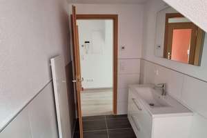 Schönes Wohnen unterm Dach – Einziehen und Wohlfühlen! – Rappenstraße 6, 89079 Einsingen, Ulm – Vorschaubild 2