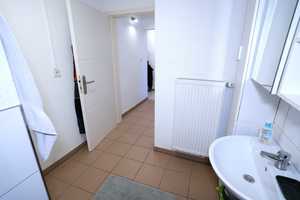 Zweifamilienhaus mit Potenzial – zentrale Lage & Scheune inklusive – Ludwigsburg (Kreis) – Vorschaubild 11