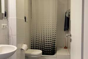 Zum 16.04.2026 an Studenten zu vermieten: moderne 2-Zi.-Wohnung mit Dachterrasse in FH-Nähe – Heikendorfer Weg 94, 24149 Neumühlen-Dietrichsdorf, Kiel – Vorschaubild 4